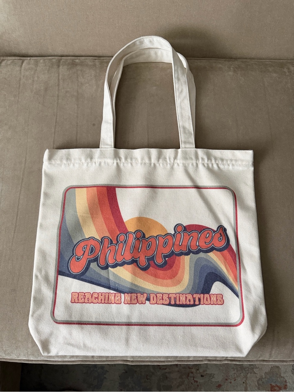 Philippines Retro Wave Canvas Tote Bag in Cream